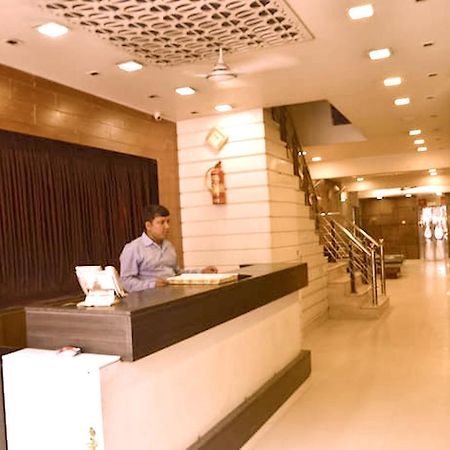 Hotel Milan Deluxe New Delhi Eksteriør bilde