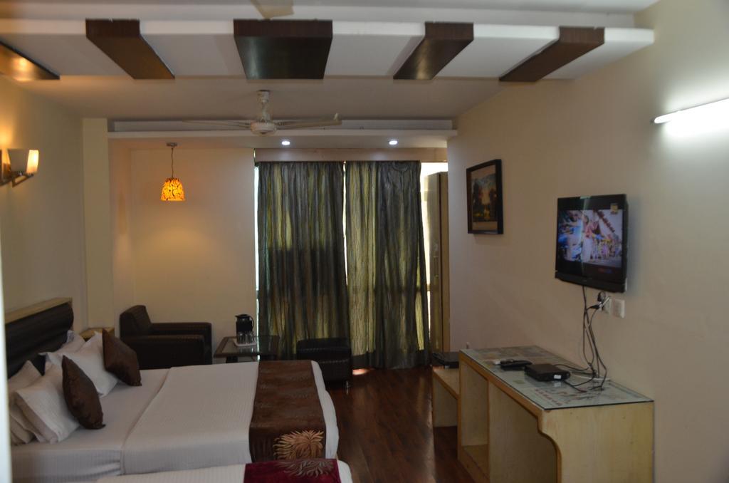 Hotel Milan Deluxe New Delhi Eksteriør bilde