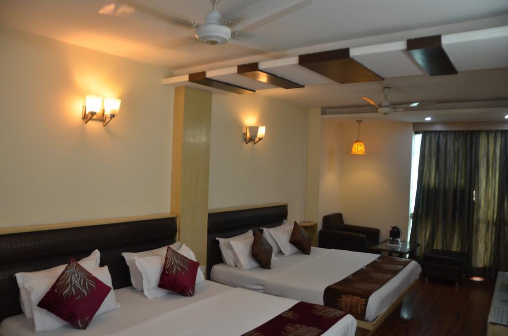 Hotel Milan Deluxe New Delhi Eksteriør bilde