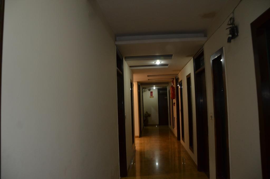 Hotel Milan Deluxe New Delhi Eksteriør bilde