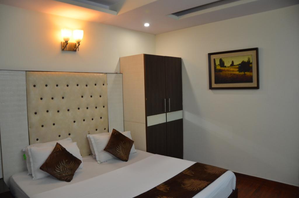 Hotel Milan Deluxe New Delhi Eksteriør bilde