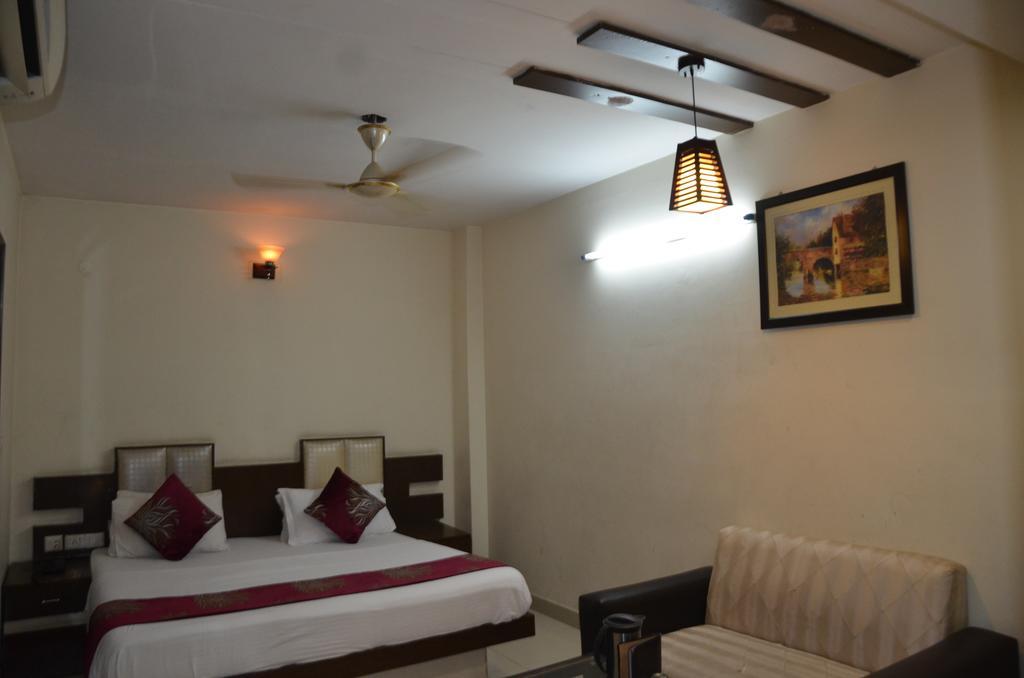 Hotel Milan Deluxe New Delhi Eksteriør bilde