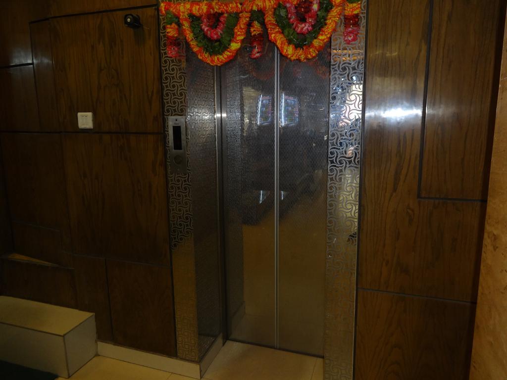 Hotel Milan Deluxe New Delhi Eksteriør bilde