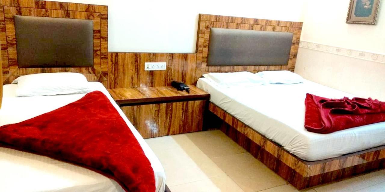 Hotel Milan Deluxe New Delhi Eksteriør bilde