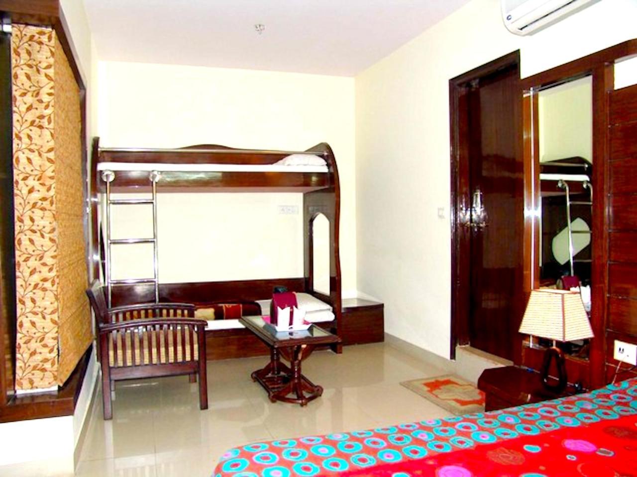 Hotel Milan Deluxe New Delhi Eksteriør bilde